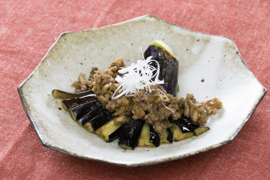 茄子の甘酒炸醤ソースがけ