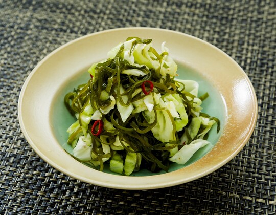 🎍おせち料理🎍
キャベツと昆布の
だし黒酢漬け